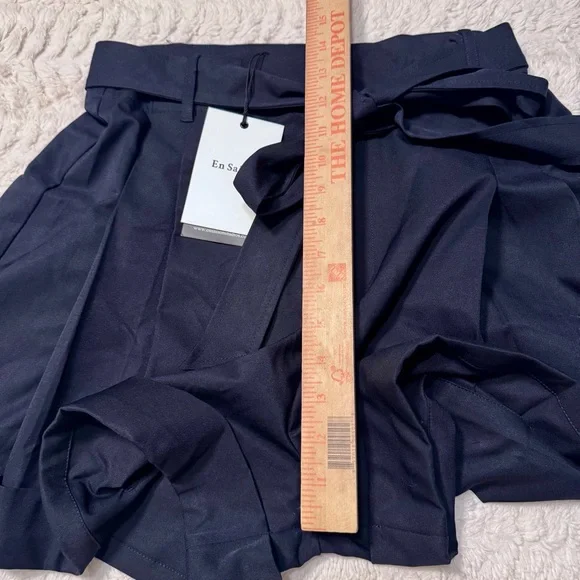 En Saison Black High-Waisted Pleated Shorts w/ Self-Tie Belt | Size L | NWT - Picture 3 of 8